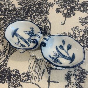 Antique KPM Porcelain Pedestal Salt and Pepper dish